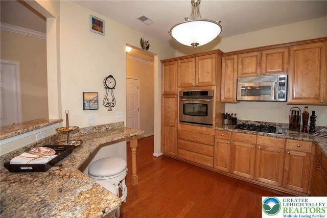 81 Moor Drive, Palmer Twp, PA 18045
