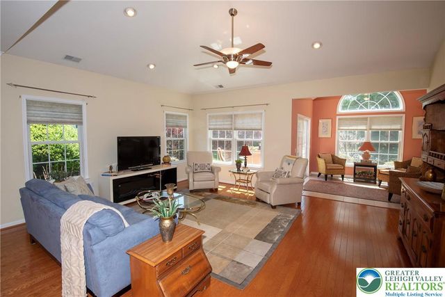 81 Moor Drive, Palmer Twp, PA 18045