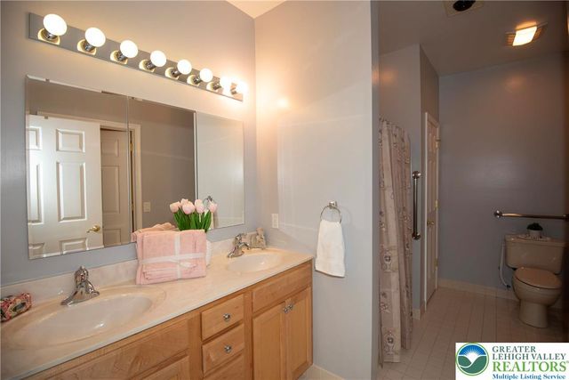 81 Moor Drive, Palmer Twp, PA 18045