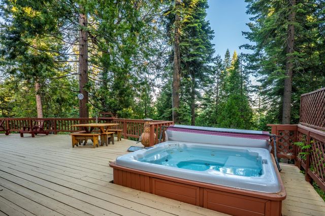 600 Wikami Way, Dorrington, CA 95223