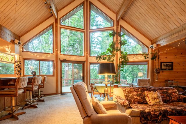 600 Wikami Way, Dorrington, CA 95223