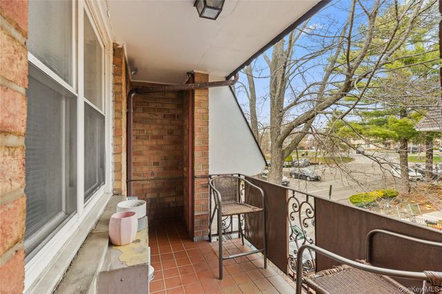 180 Kearsing Parkway G, Monsey, NY 10952