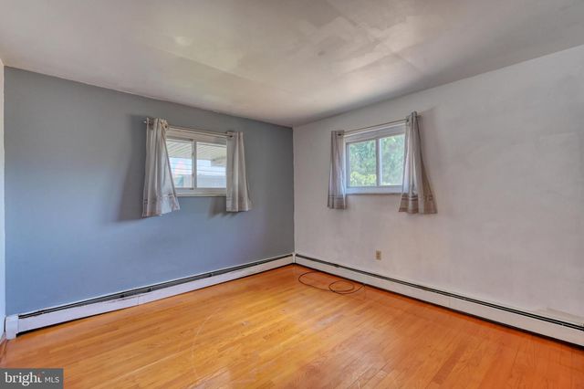341 HAZEL ST, Reading, PA 19611