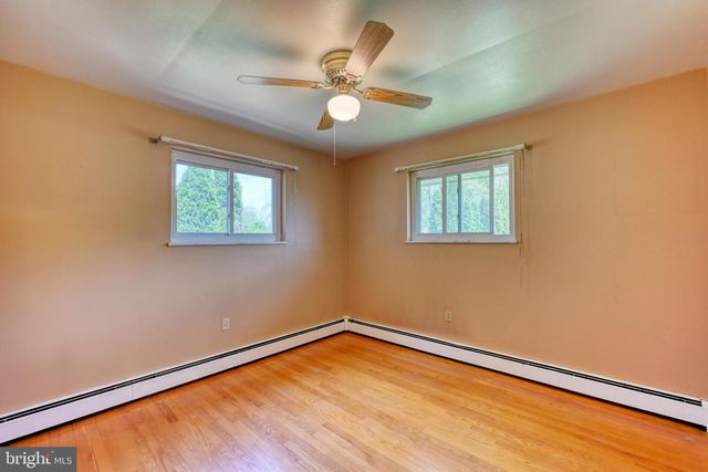 341 HAZEL ST, Reading, PA 19611