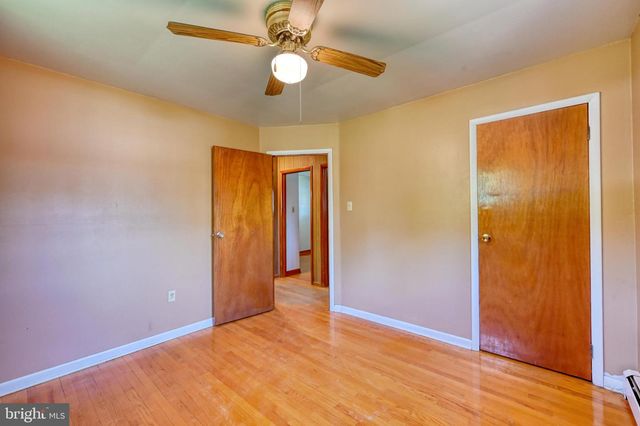 341 HAZEL ST, Reading, PA 19611