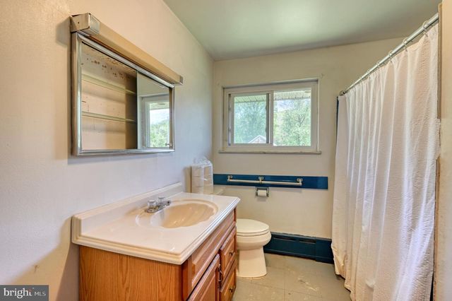 341 HAZEL ST, Reading, PA 19611