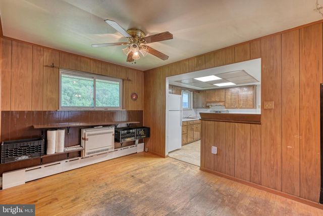 341 HAZEL ST, Reading, PA 19611