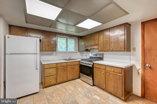 341 HAZEL ST, Reading, PA 19611