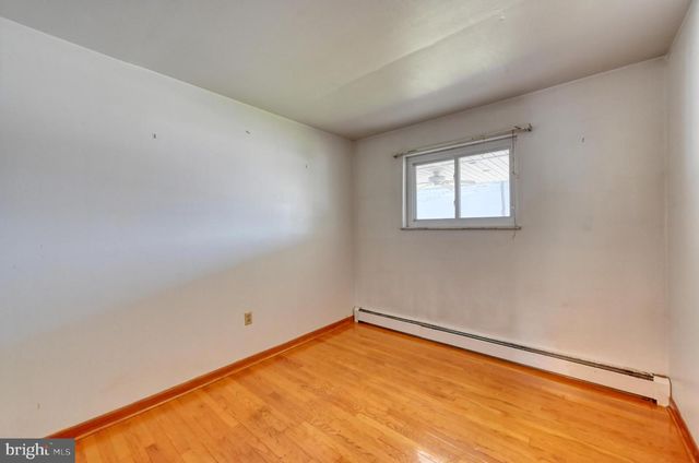 341 HAZEL ST, Reading, PA 19611