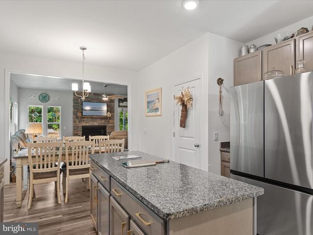 38121 NEPTUNE DR, Greenbackville, VA 23356