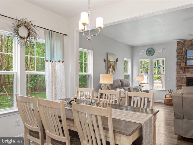 38121 NEPTUNE DR, Greenbackville, VA 23356