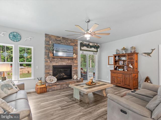 38121 NEPTUNE DR, Greenbackville, VA 23356