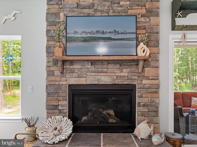 38121 NEPTUNE DR, Greenbackville, VA 23356