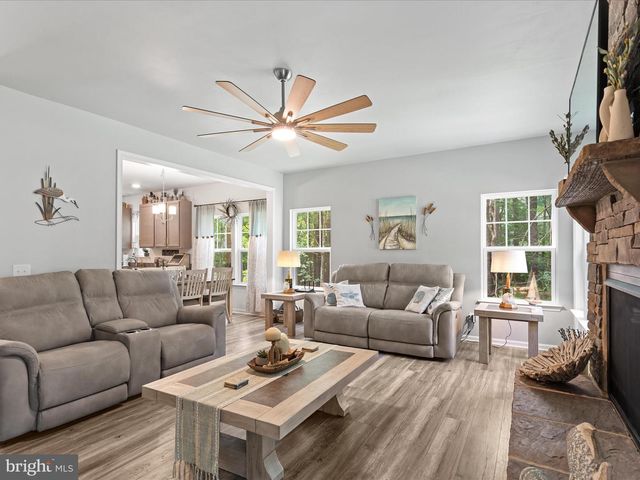 38121 NEPTUNE DR, Greenbackville, VA 23356