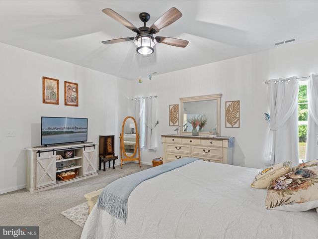 38121 NEPTUNE DR, Greenbackville, VA 23356