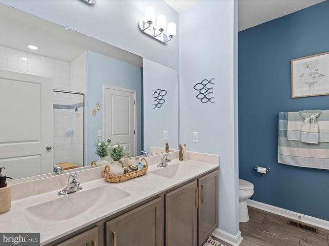 38121 NEPTUNE DR, Greenbackville, VA 23356