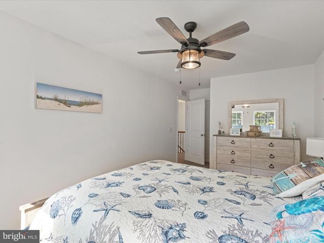 38121 NEPTUNE DR, Greenbackville, VA 23356