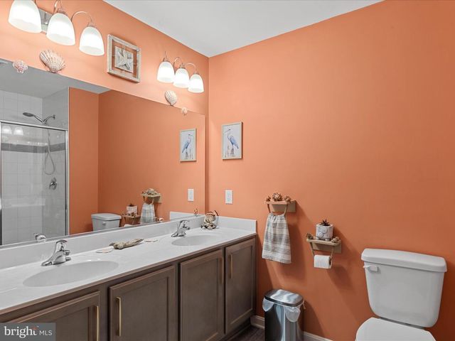 38121 NEPTUNE DR, Greenbackville, VA 23356