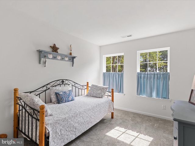 38121 NEPTUNE DR, Greenbackville, VA 23356