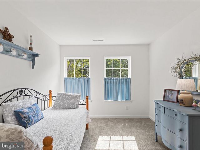 38121 NEPTUNE DR, Greenbackville, VA 23356