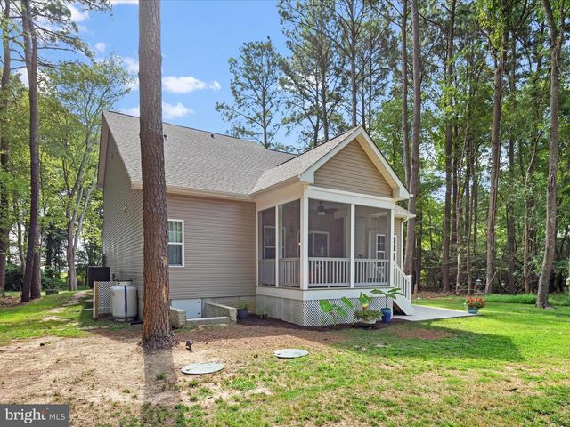 38121 NEPTUNE DR, Greenbackville, VA 23356