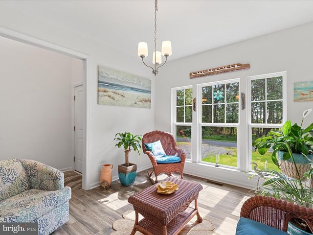 38121 NEPTUNE DR, Greenbackville, VA 23356