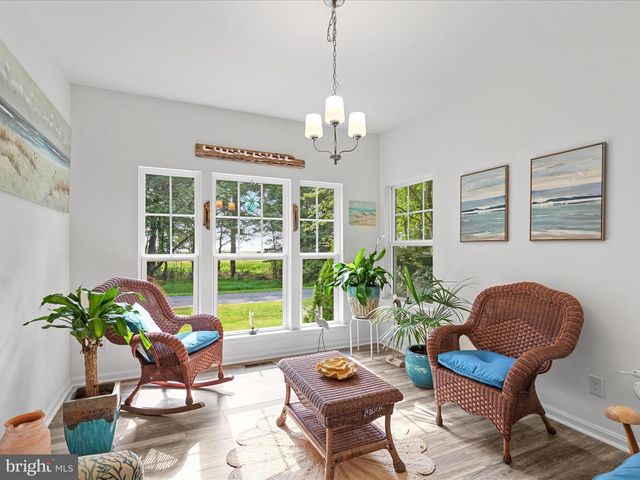 38121 NEPTUNE DR, Greenbackville, VA 23356