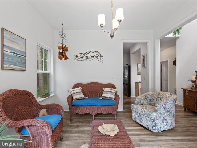 38121 NEPTUNE DR, Greenbackville, VA 23356