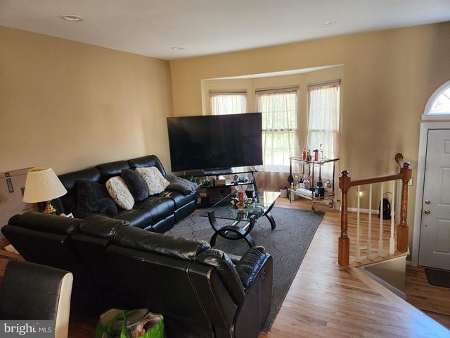 14053 WINDING RIDGE LN, Centreville, VA 20121
