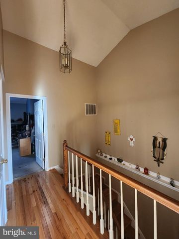 14053 WINDING RIDGE LN, Centreville, VA 20121