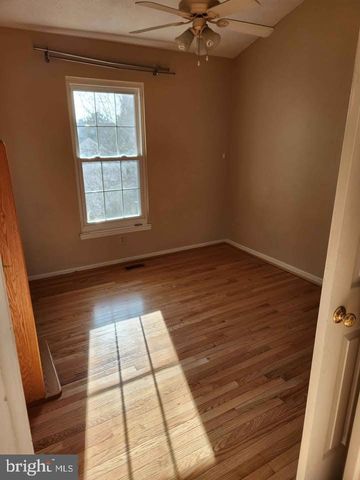 14053 WINDING RIDGE LN, Centreville, VA 20121
