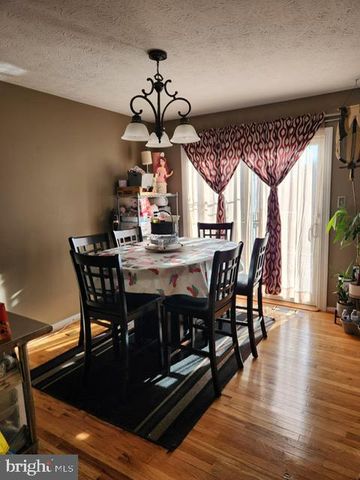 14053 WINDING RIDGE LN, Centreville, VA 20121