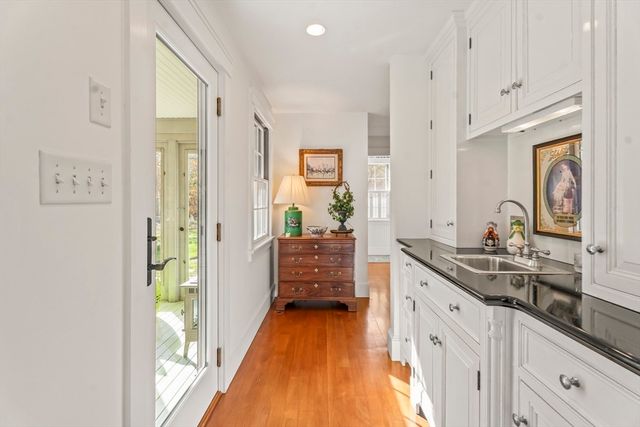 4 Pip'n Circle, Edgartown, MA 02539