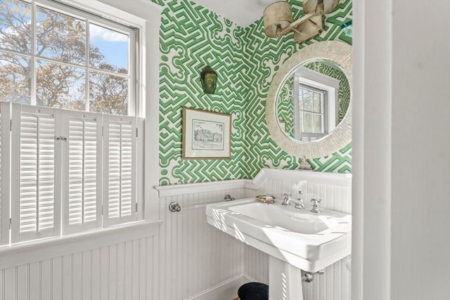 4 Pip'n Circle, Edgartown, MA 02539