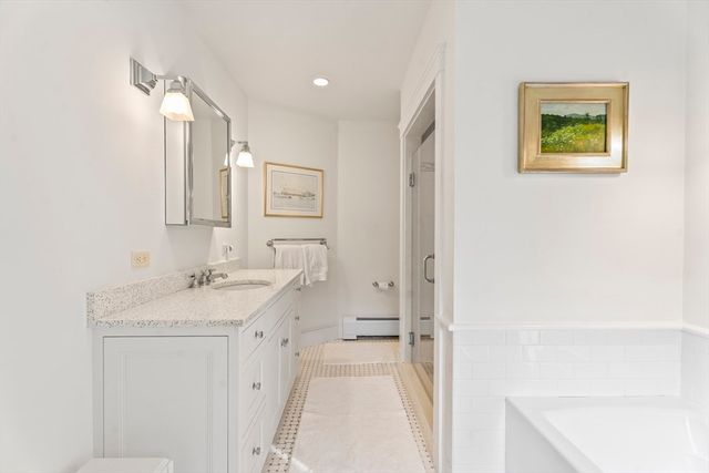 4 Pip'n Circle, Edgartown, MA 02539