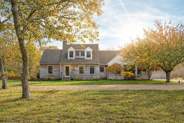 4 Pip'n Circle, Edgartown, MA 02539