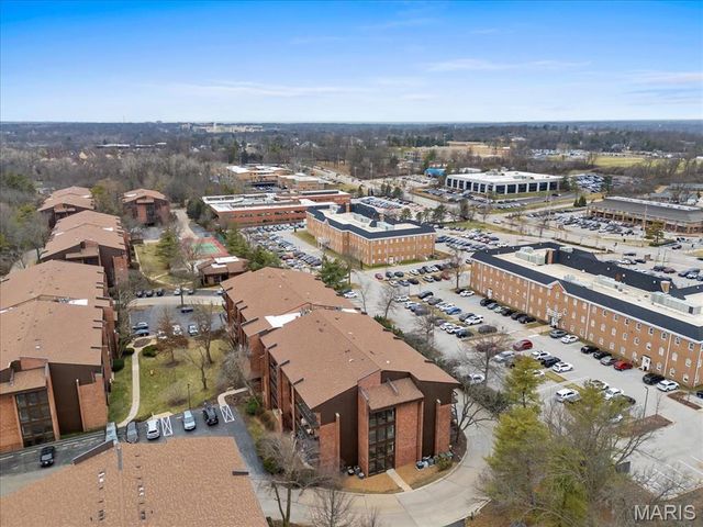 572 Coeur De Royale Drive 306, St Louis, MO 63141