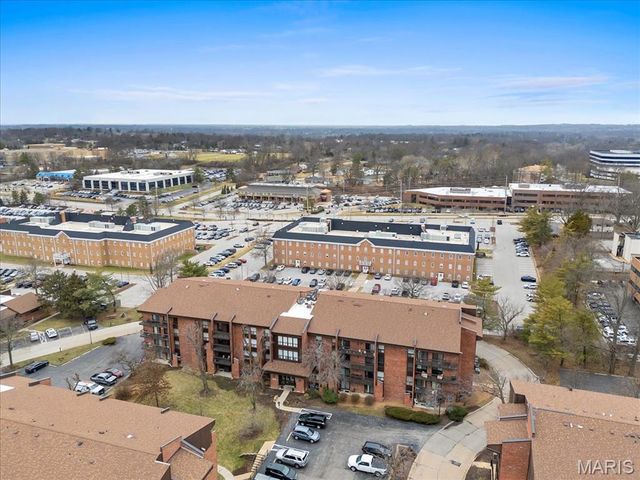 572 Coeur De Royale Drive 306, St Louis, MO 63141