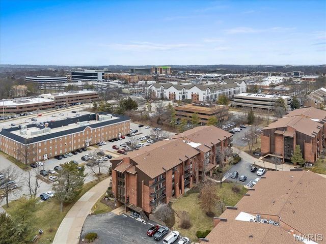 572 Coeur De Royale Drive 306, St Louis, MO 63141