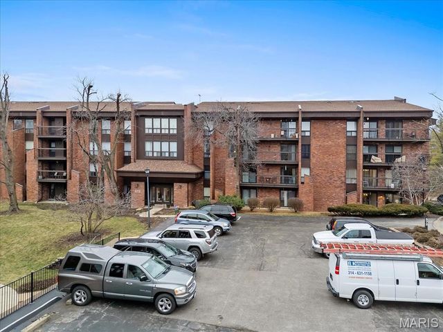 572 Coeur De Royale Drive 306, St Louis, MO 63141