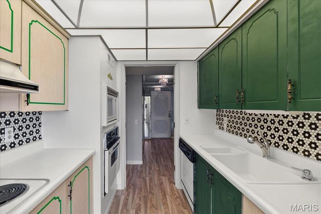 572 Coeur De Royale Drive 306, St Louis, MO 63141