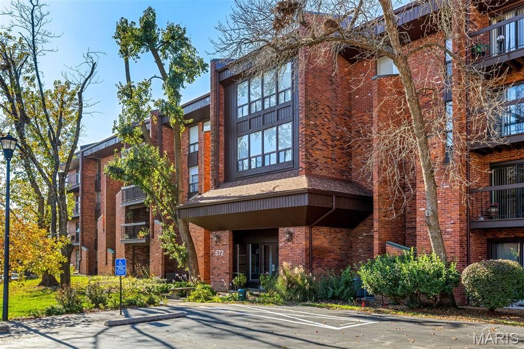 572 Coeur De Royale Drive 306, St Louis, MO 63141