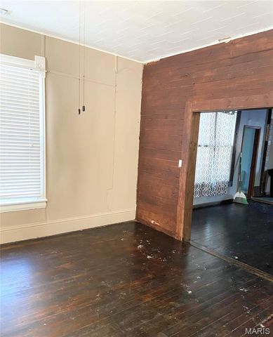 327 S Elm Street, Dexter, MO 63841