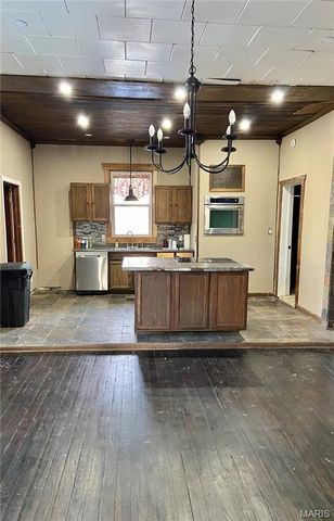 327 S Elm Street, Dexter, MO 63841