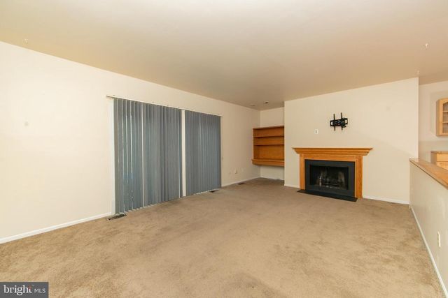 606 KINGS CROFT, Cherry Hill, NJ 08034