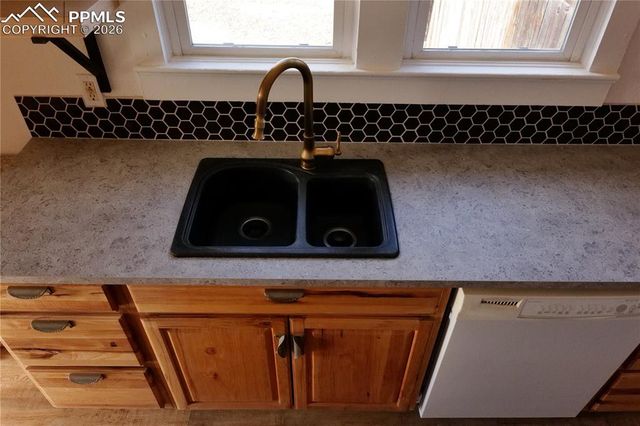 2442 E St Vrain Street, Colorado Springs, CO 80909