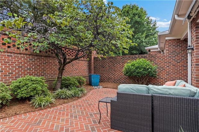3420 Meridian Way, Winston-salem, NC 27104