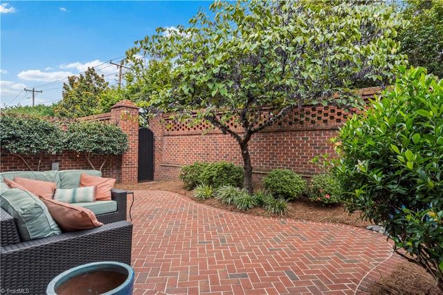 3420 Meridian Way, Winston-salem, NC 27104