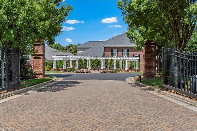 3420 Meridian Way, Winston-salem, NC 27104