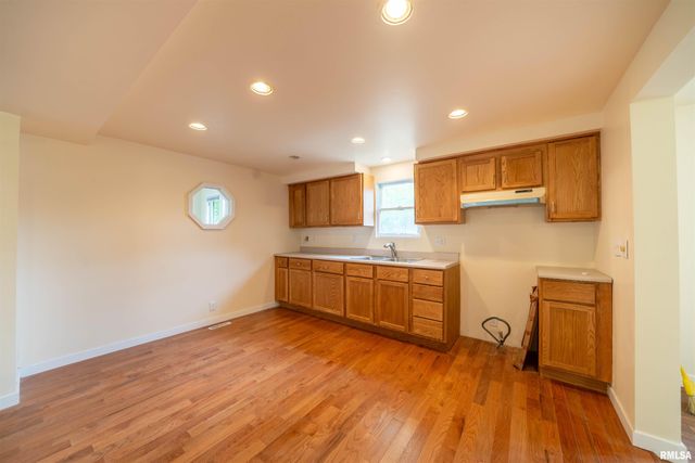 811 EDWARD Street, Henry, IL 61537